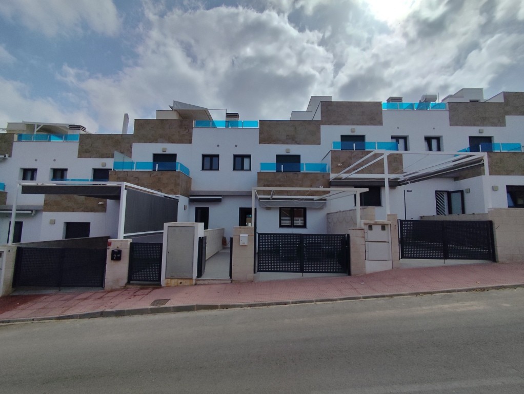 For sale - 3 Bedroom 3 Bathroom Townhouse in Bigastro - Bigastro  - Alicante