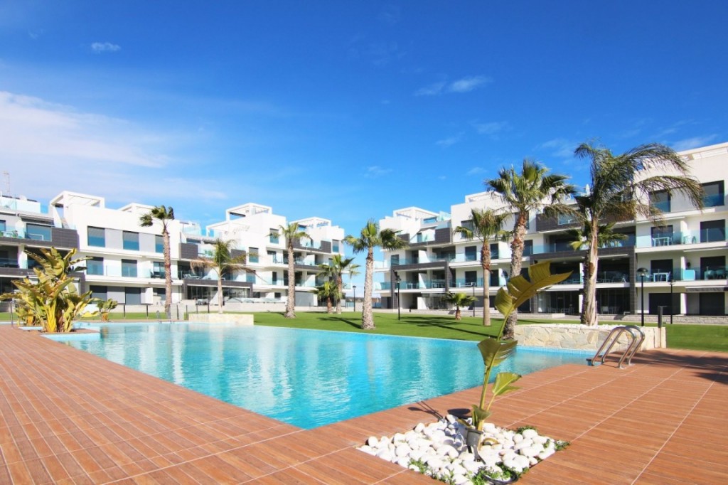 For sale - 3 Bedroom 2 Bathroom Penthouse in El Raso - El Raso  - Alicante
