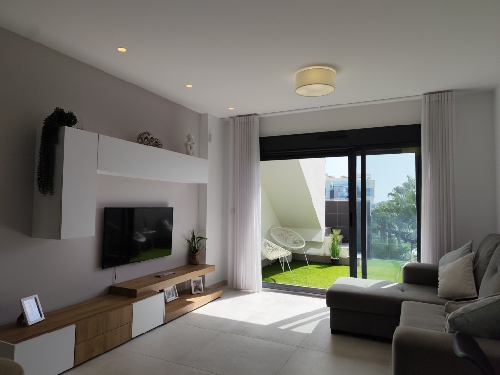 For sale - 3 Bedroom 2 Bathroom Penthouse in El Raso - El Raso  - Alicante