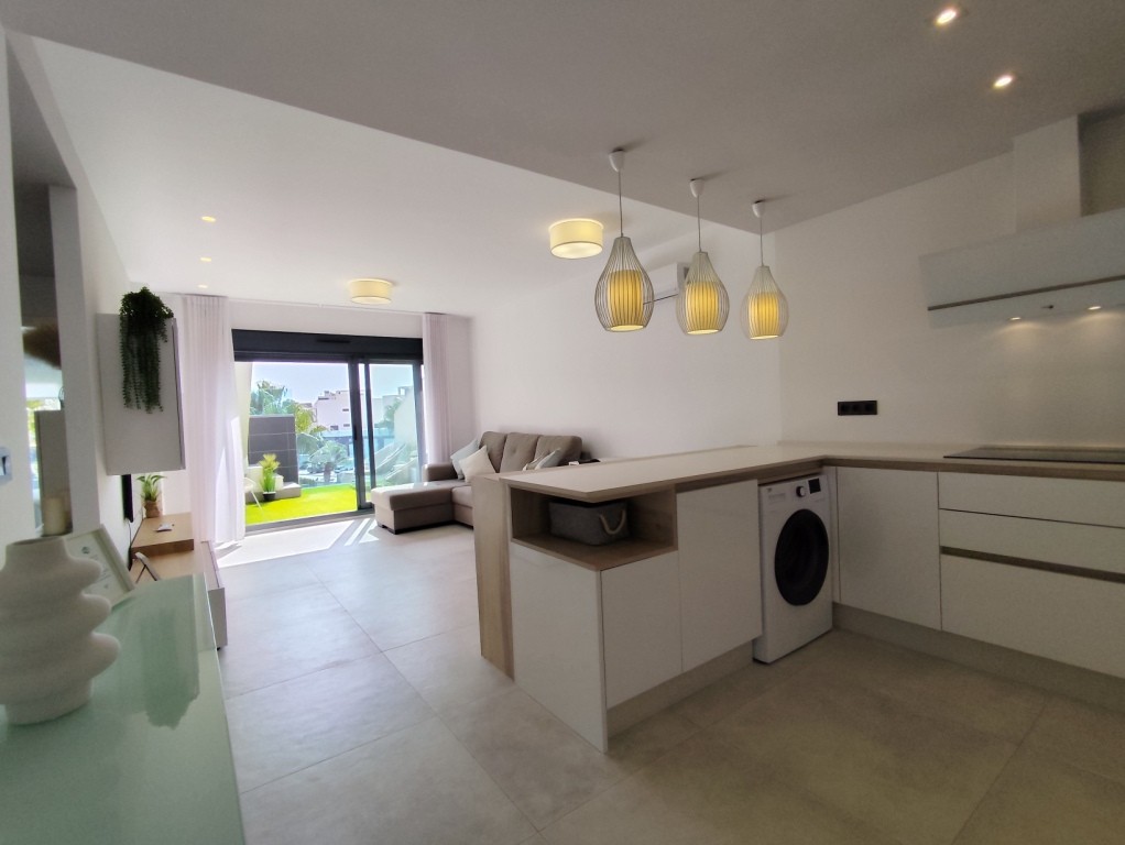 For sale - 3 Bedroom 2 Bathroom Penthouse in El Raso - El Raso  - Alicante