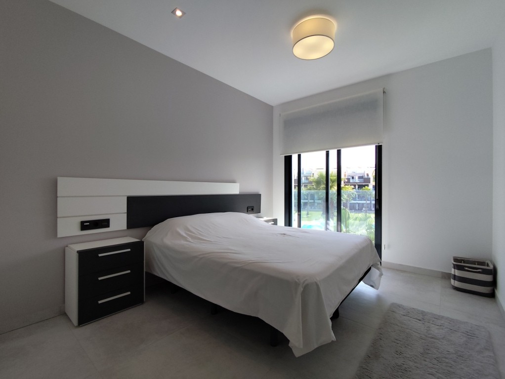 For sale - 3 Bedroom 2 Bathroom Penthouse in El Raso - El Raso  - Alicante