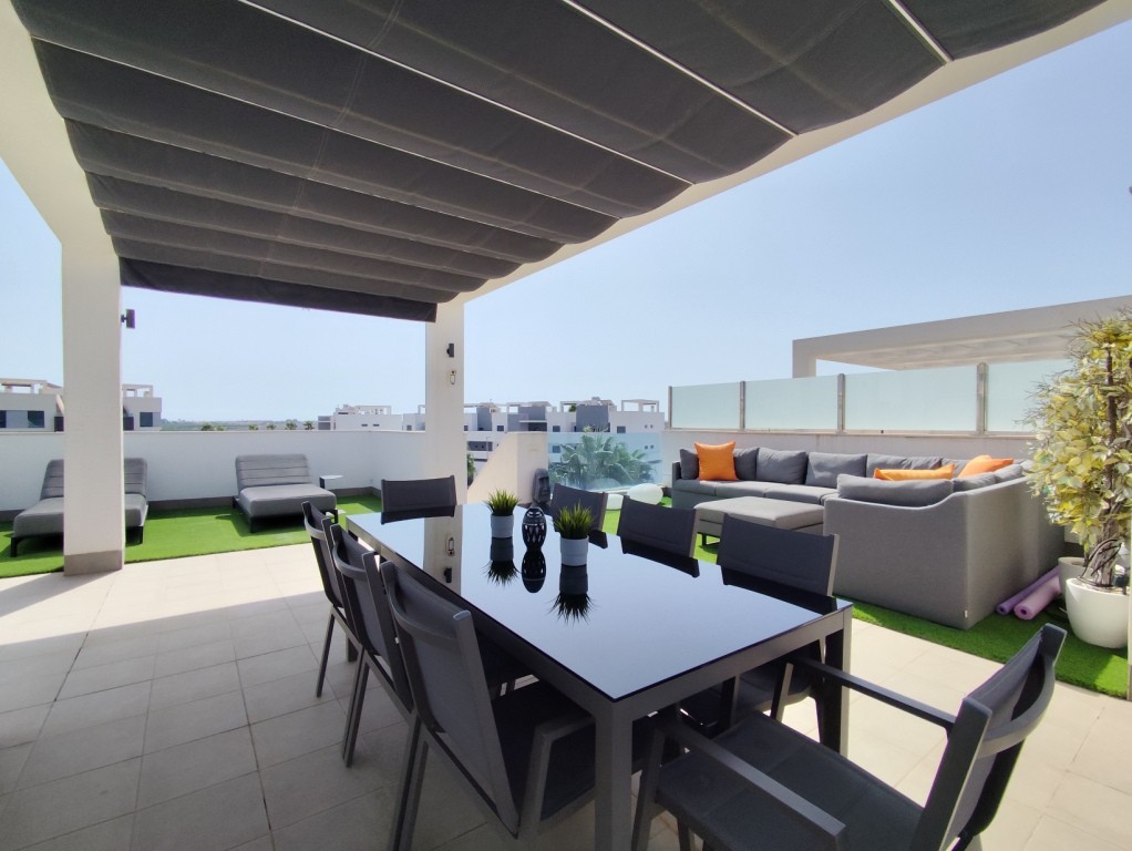 For sale - 3 Bedroom 2 Bathroom Penthouse in El Raso - El Raso  - Alicante