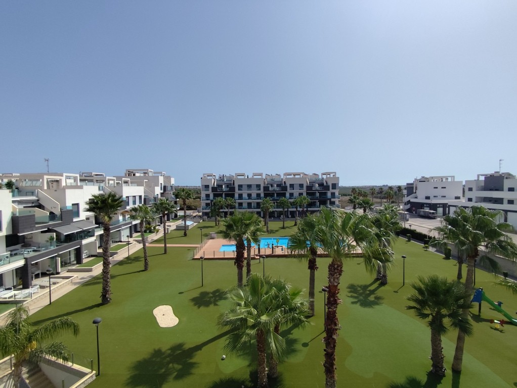 For sale - 3 Bedroom 2 Bathroom Penthouse in El Raso - El Raso  - Alicante