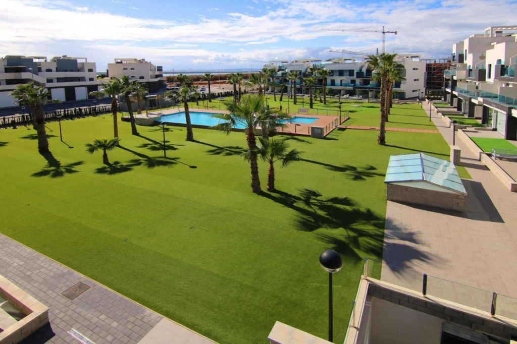 For sale - 3 Bedroom 2 Bathroom Penthouse in El Raso - El Raso  - Alicante