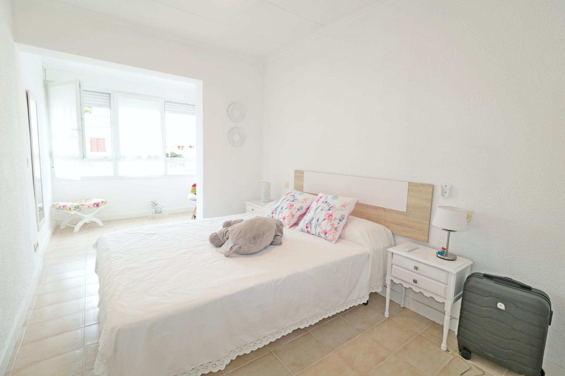 For sale - 3 Bedroom 2 Bathroom Town House in Torrevieja - Playa De Los Naufragos  - Alicante