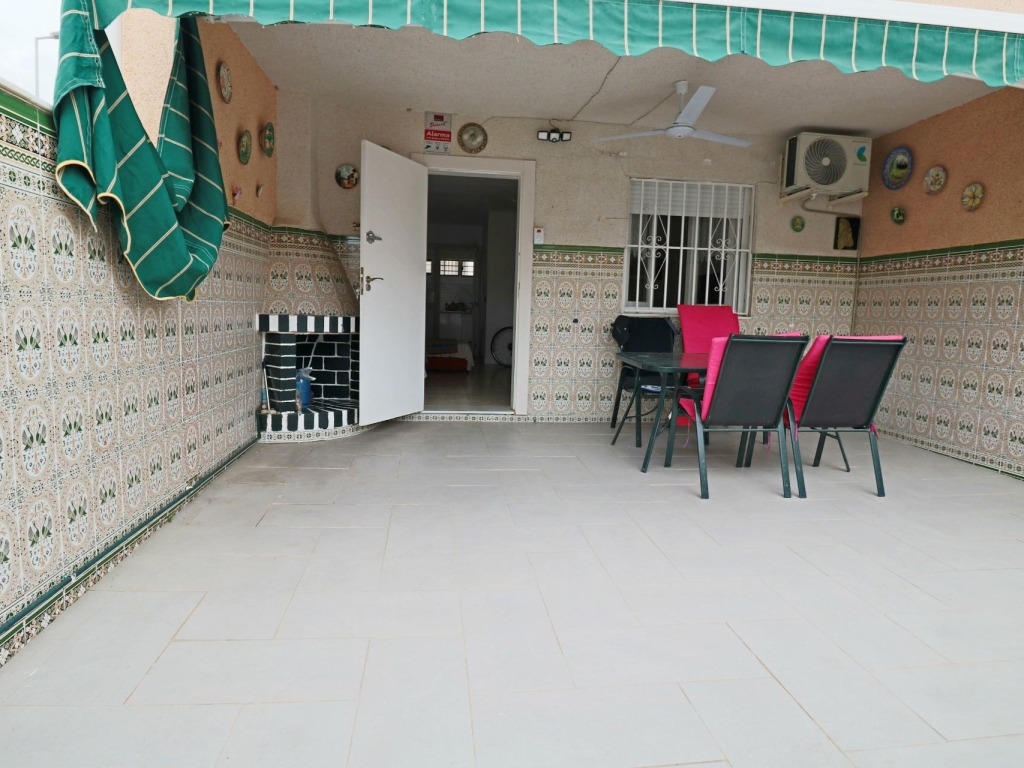 3 Bedroom 2 Bathroom Town House in Torrevieja