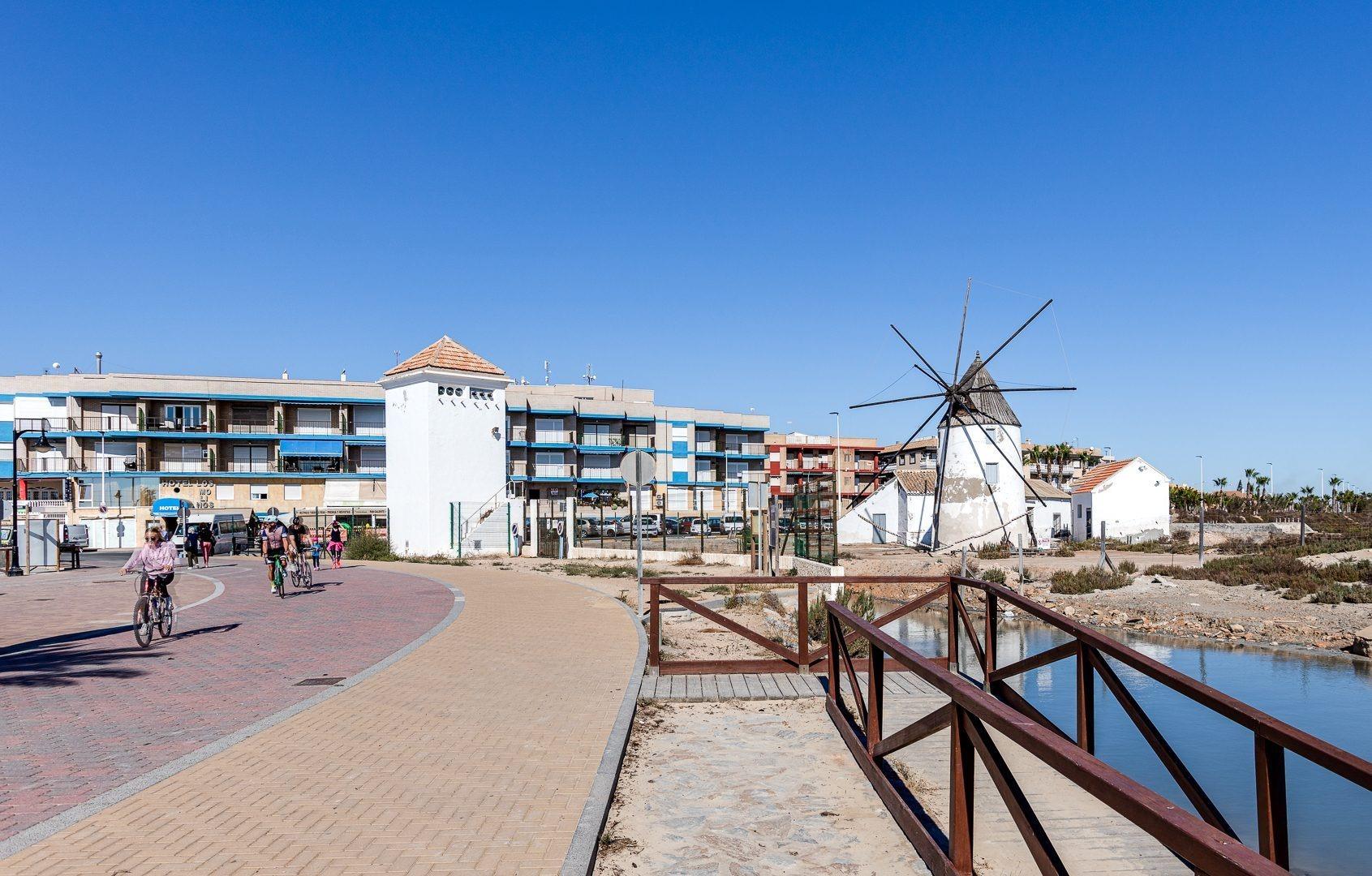 For sale - 2 Bedroom 1 Bathroom Bungalow in San Pedro del Pinatar - Lo Pagan  - Murcia