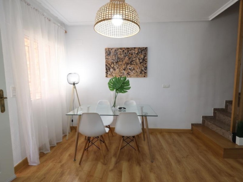 For sale - 3 Bedroom 2 Bathroom Town House in Orihuela - Inland  - Alicante