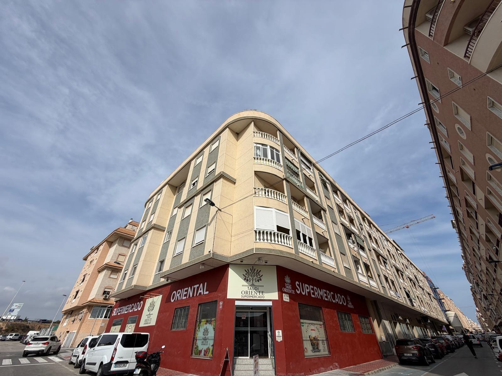 For sale - 2 Bedroom 1 Bathroom Apartment in Torrevieja - PARQUE DE LAS NACIONES  - Alicante
