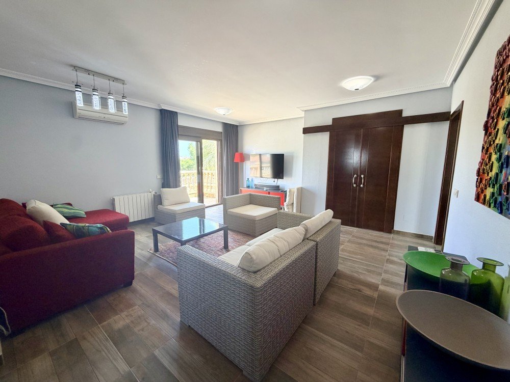 For sale - 3 Bedroom 2 Bathroom Villa in Orihuela Costa - Costa Blanca  - Alicante