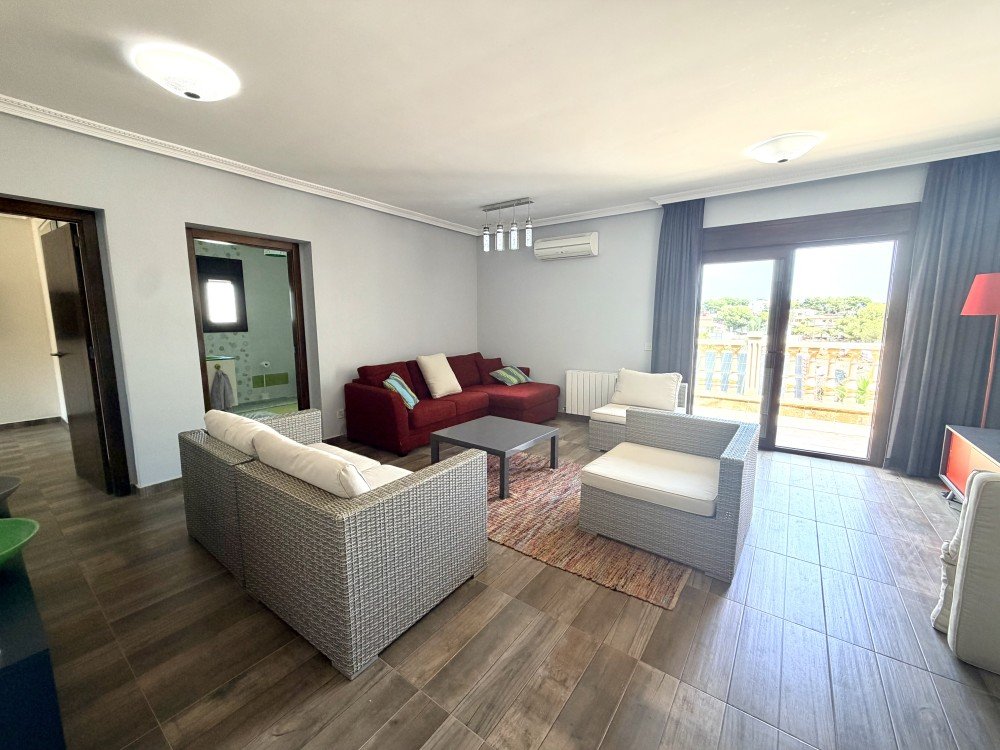 For sale - 3 Bedroom 2 Bathroom Villa in Orihuela Costa - Costa Blanca  - Alicante