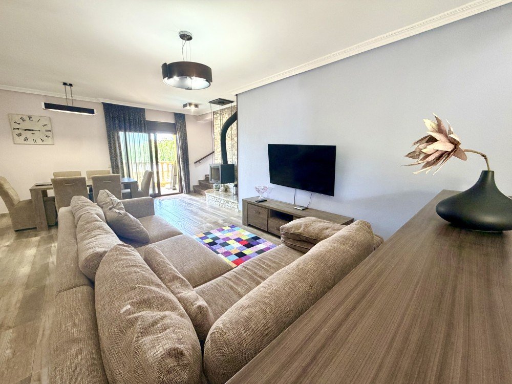 For sale - 3 Bedroom 2 Bathroom Villa in Orihuela Costa - Costa Blanca  - Alicante