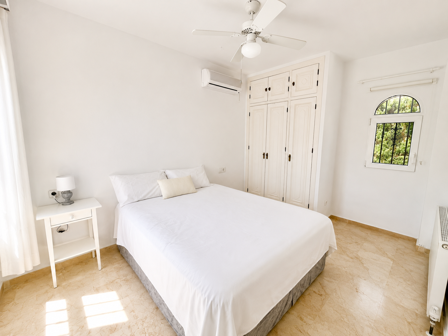 For sale - 5 Bedroom 3 Bathroom Villa in Orihuela Costa - Costa Blanca  - Alicante