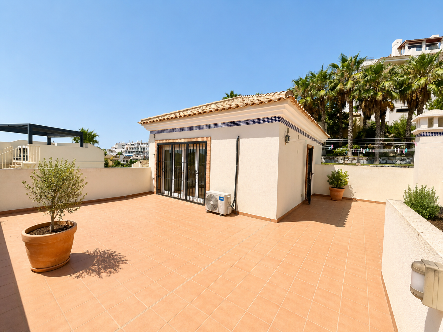 For sale - 5 Bedroom 3 Bathroom Villa in Orihuela Costa - Costa Blanca  - Alicante