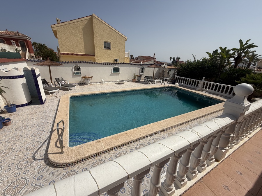 For sale - 4 Bedroom 4 Bathroom Villa in Ciudad Quesada - Costa Blanca  - Alicante