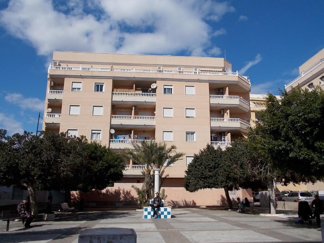 For sale - 2 Bedroom 1 Bathroom Penthouse in Torrevieja - Centro  - Alicante
