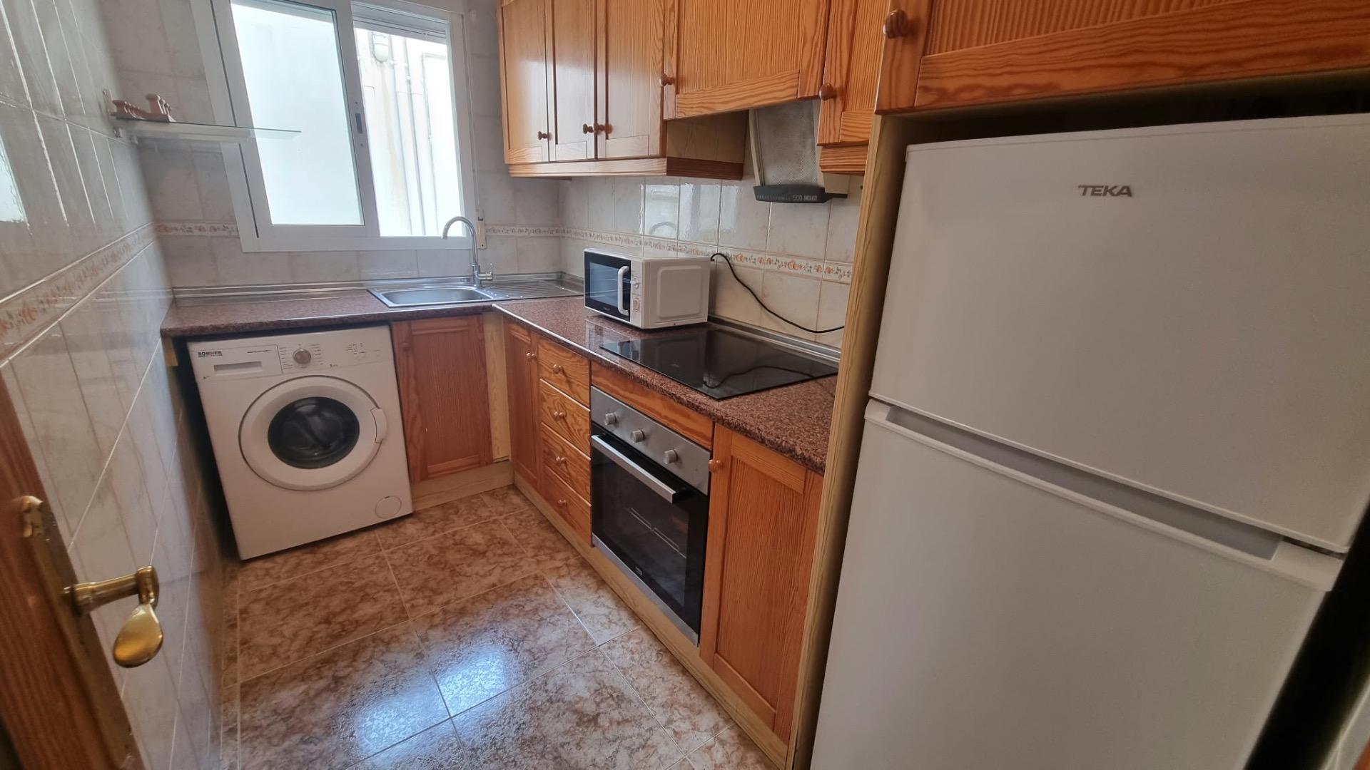 For sale - 2 Bedroom 1 Bathroom Penthouse in Torrevieja - Centro  - Alicante