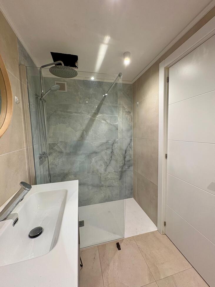 For sale - 3 Bedroom 2 Bathroom Apartment in Torrevieja - Costa Blanca  - Alicante