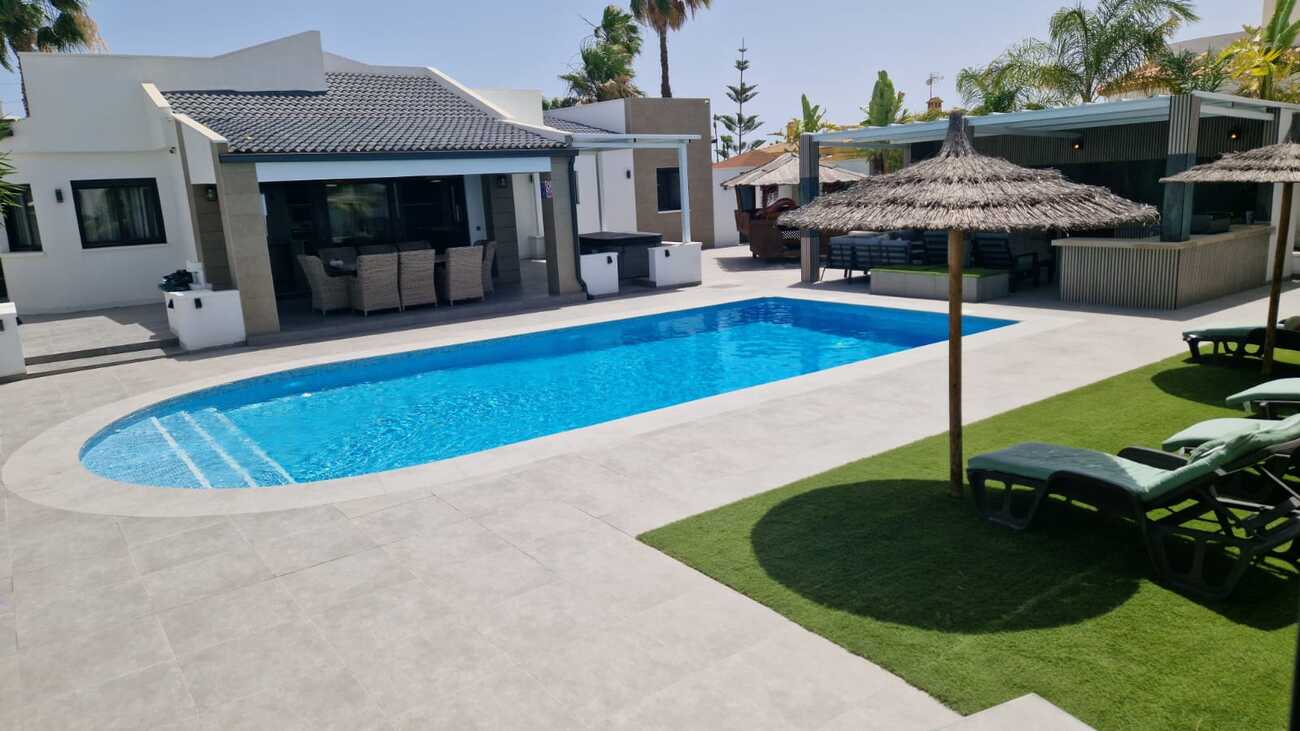 For sale - 5 Bedroom 3 Bathroom Villa in Torrevieja, San Luis - Costa Blanca  - Alicante