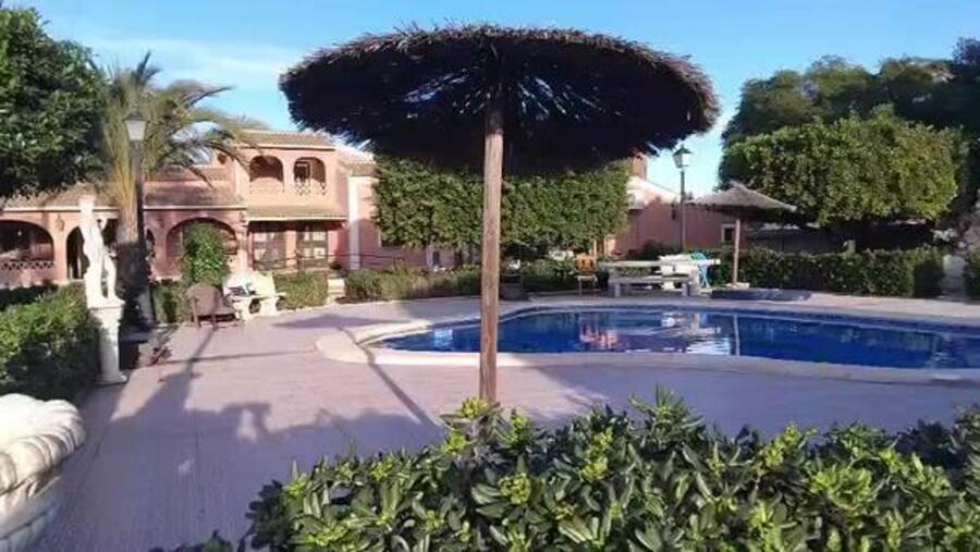 For sale - 5 Bedroom 4 Bathroom Villa in Dolores - Benijófar  - Alicante