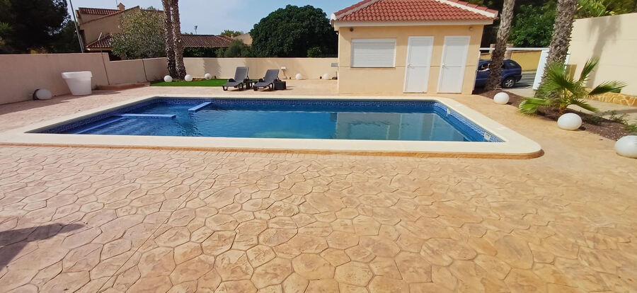 For sale - 5 Bedroom 4 Bathroom Villa in Algorfa - Inland  - Alicante