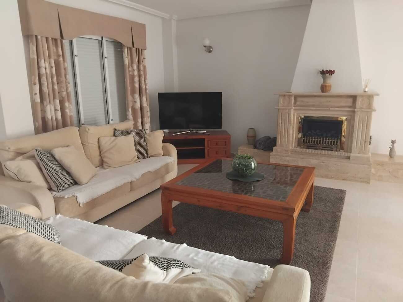 For sale - 5 Bedroom 4 Bathroom Villa in Algorfa - Inland  - Alicante