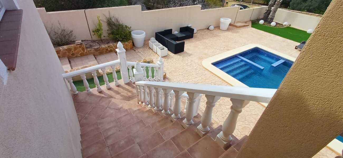 For sale - 5 Bedroom 4 Bathroom Villa in Algorfa - Inland  - Alicante