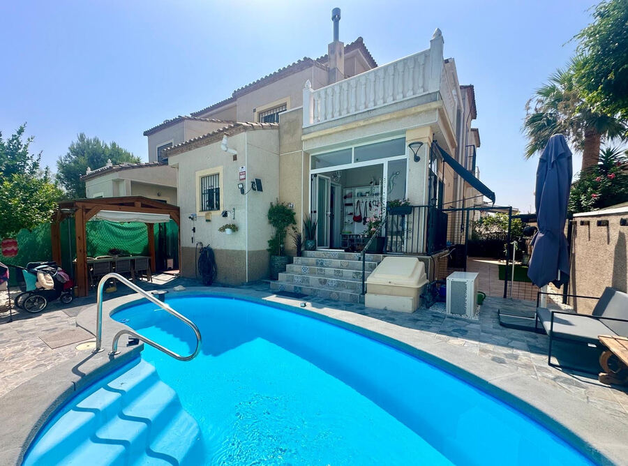 For sale - 3 Bedroom 2 Bathroom Villa in Algorfa - Inland  - Alicante