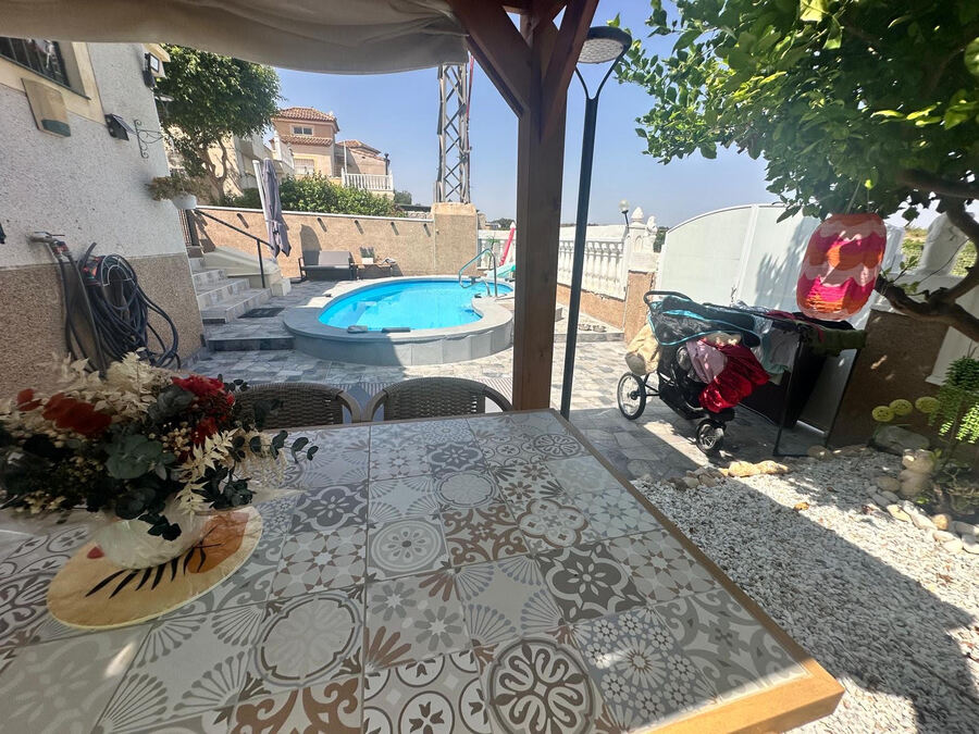 For sale - 3 Bedroom 2 Bathroom Villa in Algorfa - Inland  - Alicante