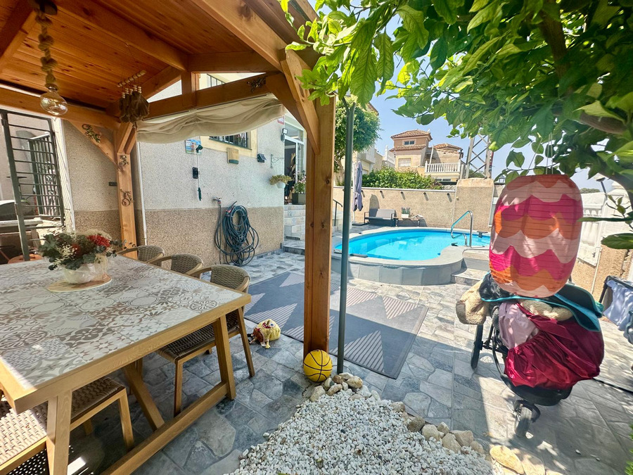 For sale - 3 Bedroom 2 Bathroom Villa in Algorfa - Inland  - Alicante