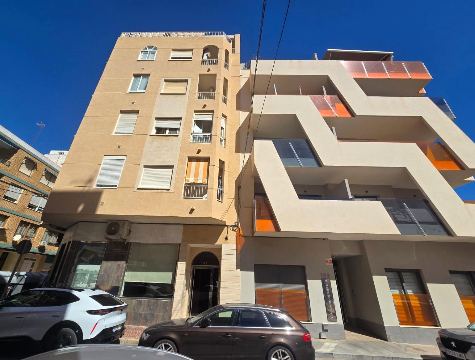 For sale - 2 Bedroom 2 Bathroom Apartment in Torrevieja - Playa Del Cura  - Alicante
