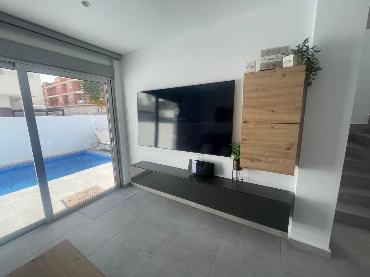 For sale - 3 Bedroom 3 Bathroom Villa in San Fulgencio - Costa Blanca  - Alicante