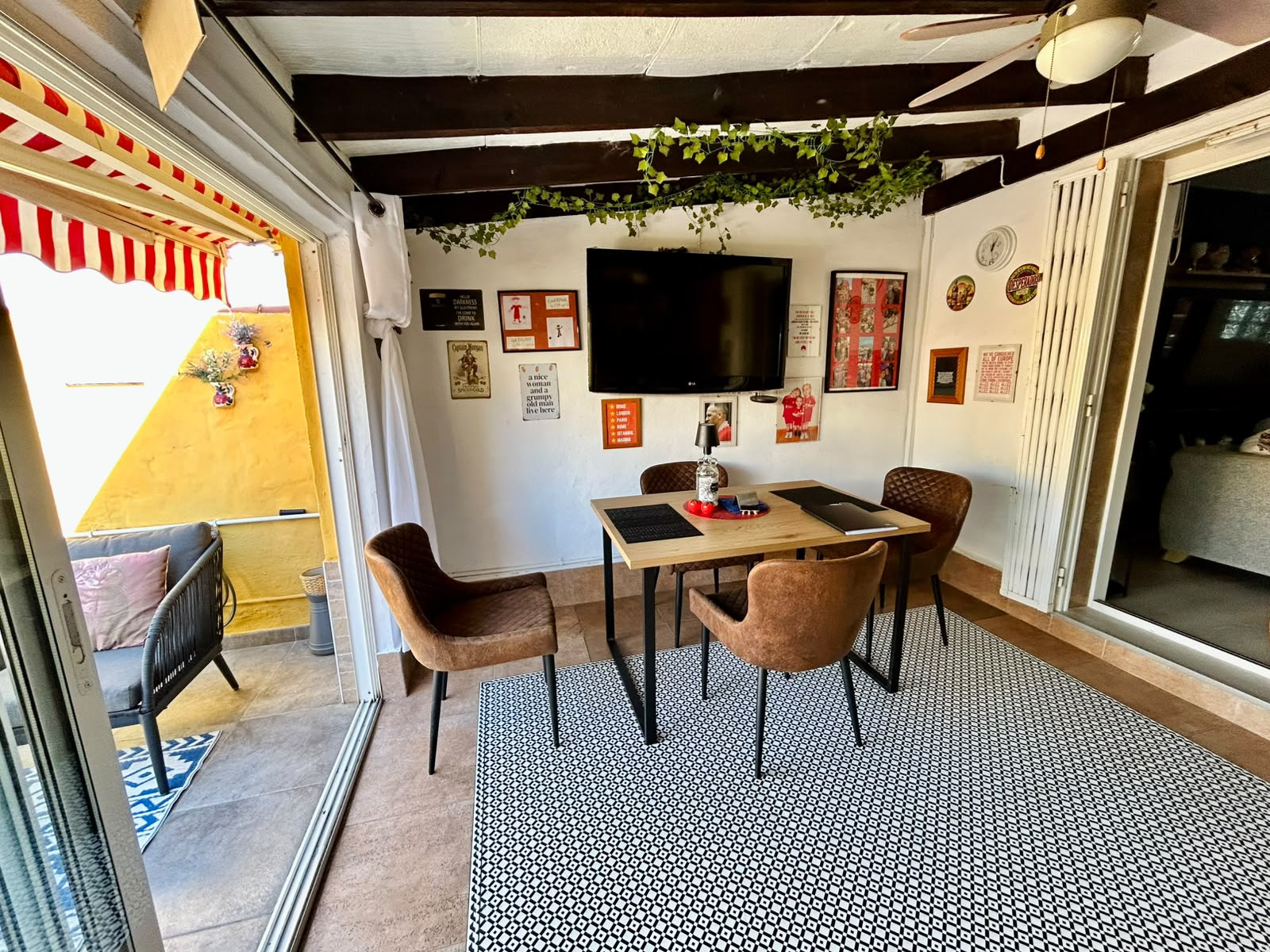 For sale - 3 Bedroom 1 Bathroom Town House in Torrevieja - Costa Blanca  - Alicante