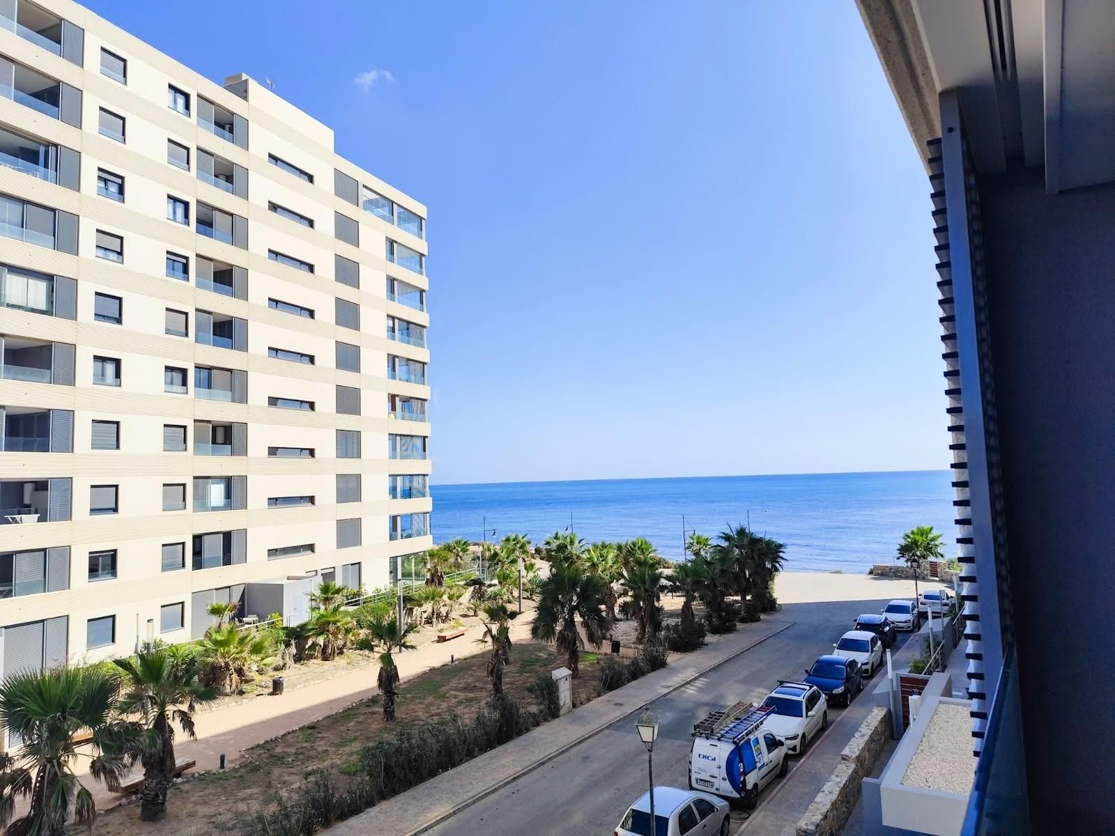 For sale - 3 Bedroom 2 Bathroom Apartment in Orihuela Costa - Punta Prima  - Alicante