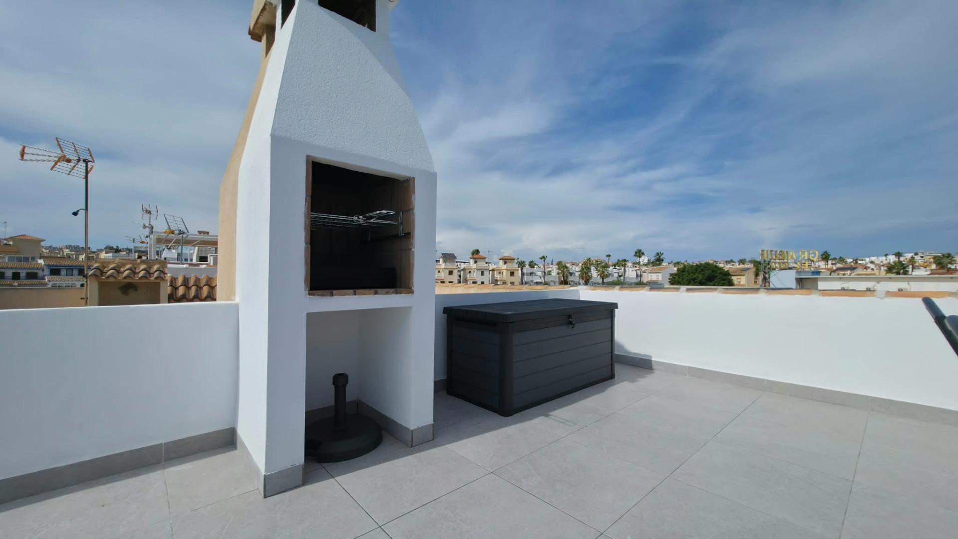 For sale - 2 Bedroom 1 Bathroom Bungalow in Torrevieja - Zona Los Frutales  - Alicante