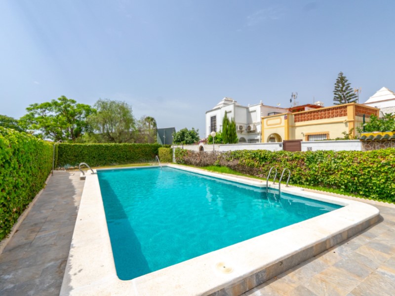 For sale - 3 Bedroom 1 Bathroom Town House in Torrevieja - Costa Blanca  - Alicante