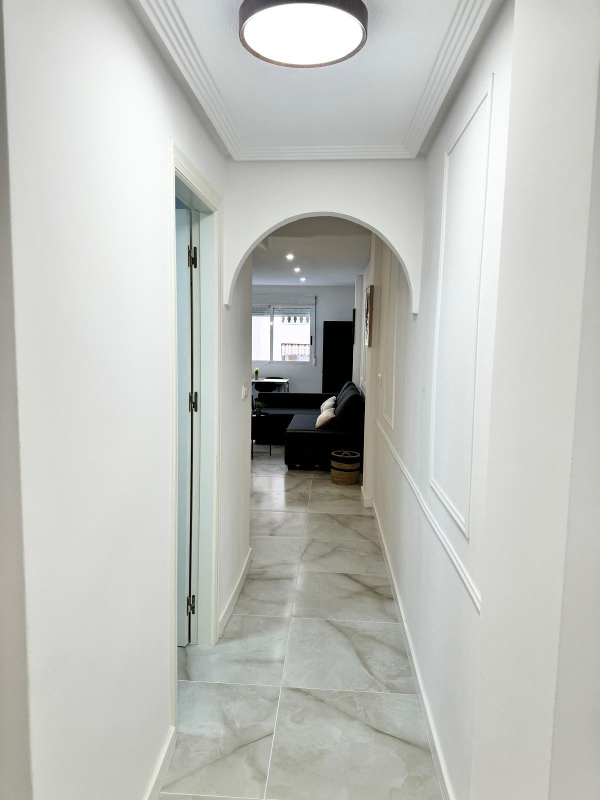 For sale - 2 Bedroom 1 Bathroom Apartment in Torrevieja - Centro  - Alicante