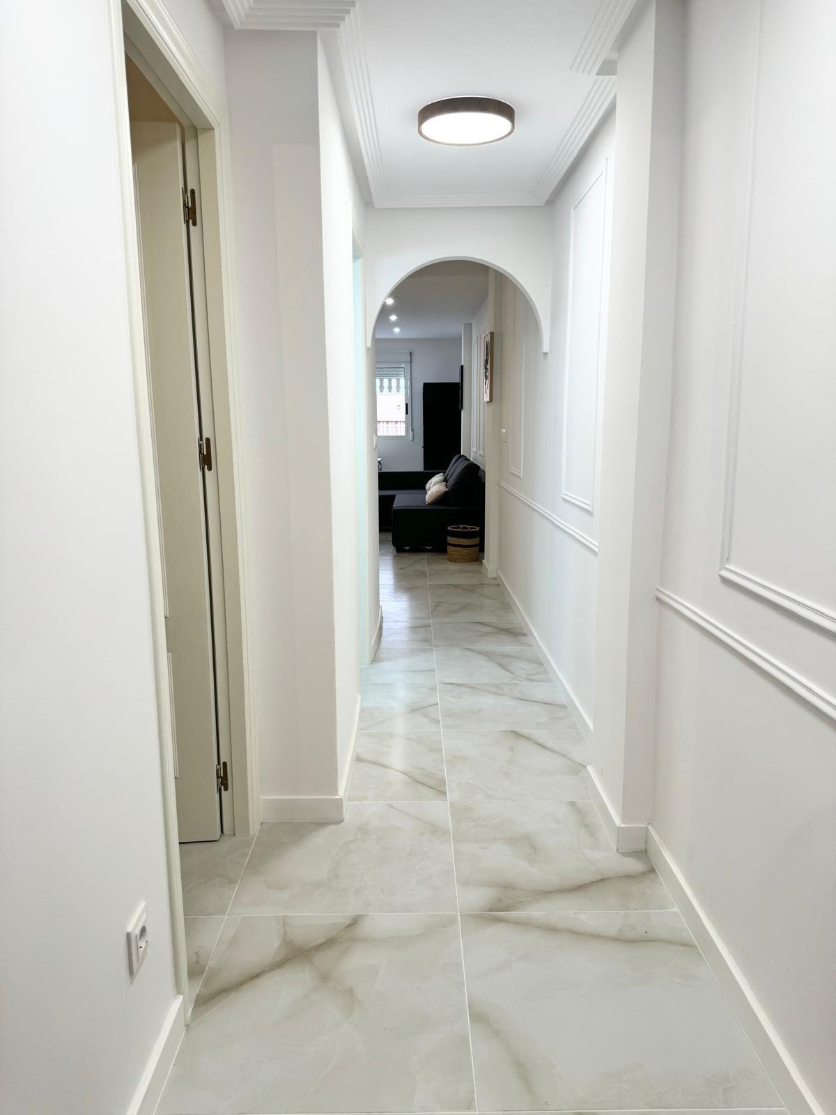 For sale - 2 Bedroom 1 Bathroom Apartment in Torrevieja - Centro  - Alicante