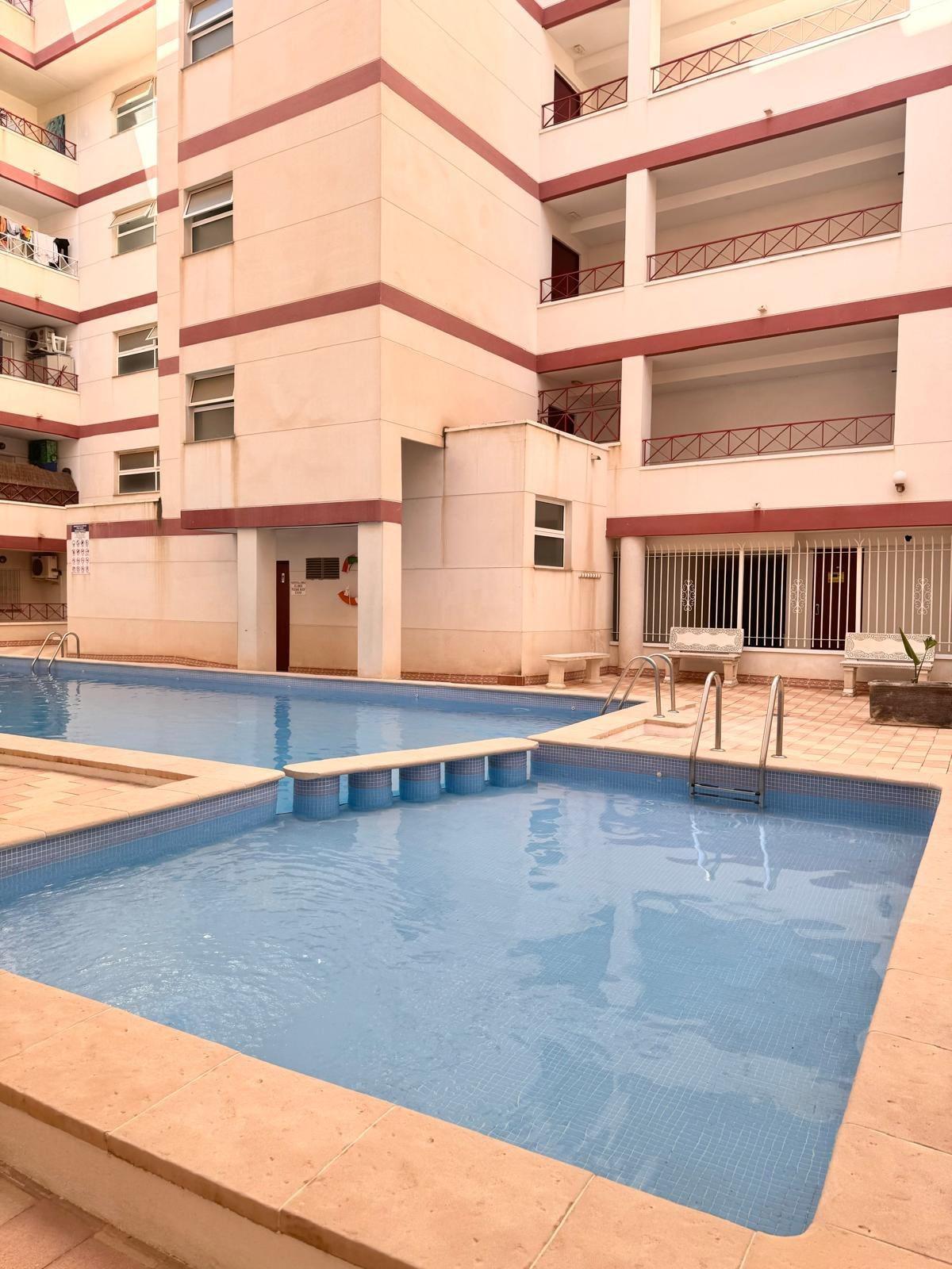 For sale - 2 Bedroom 1 Bathroom Apartment in Torrevieja - Centro  - Alicante