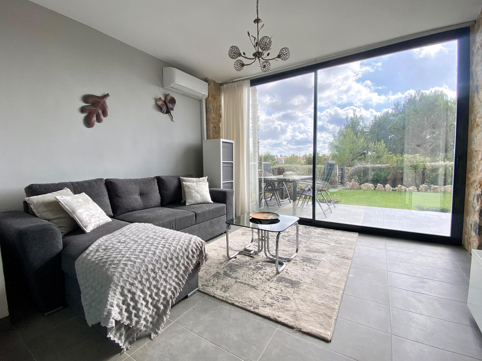 Apartment in Villamartin - Image 2