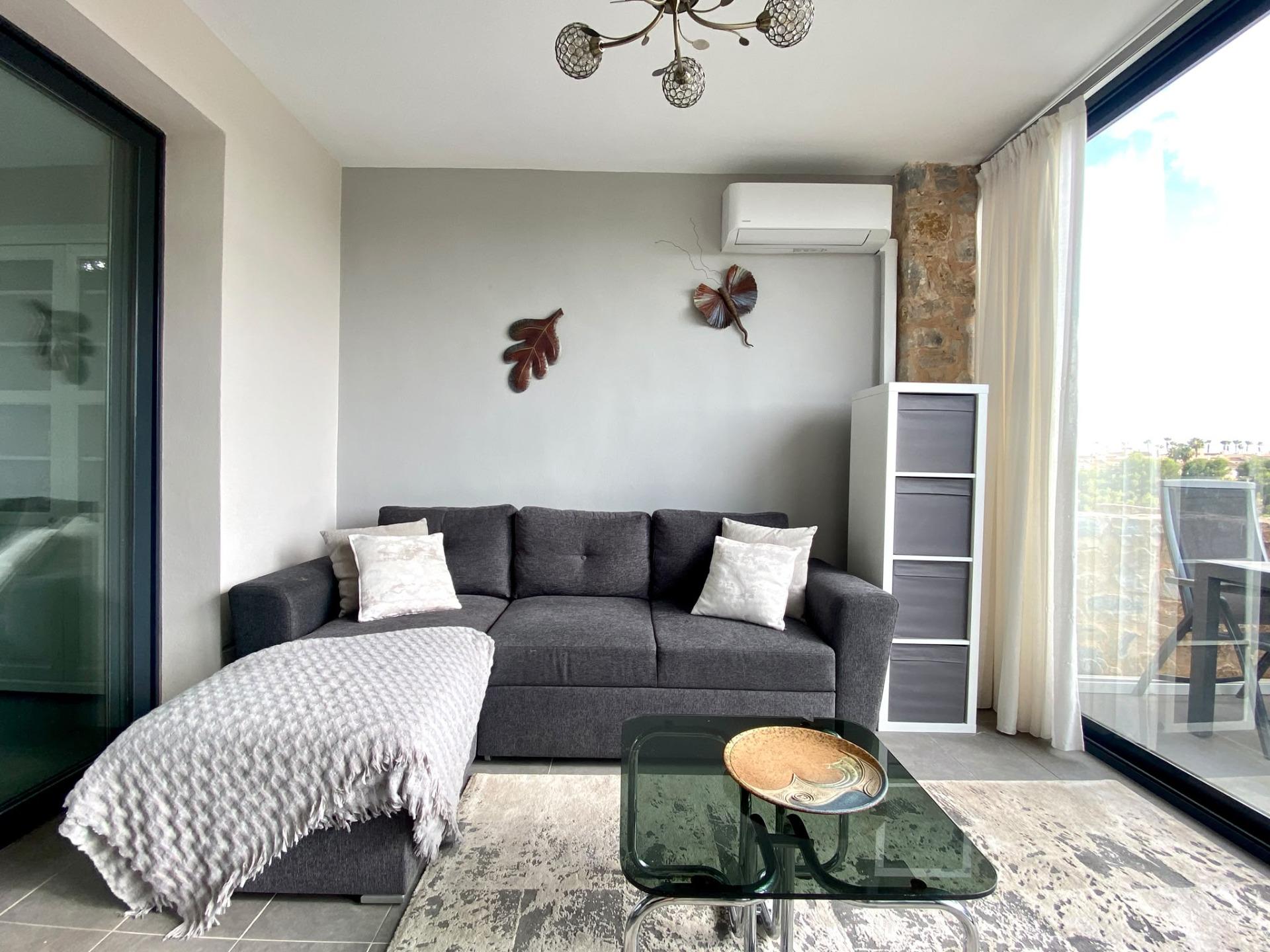 Apartment in Villamartin - Image 3