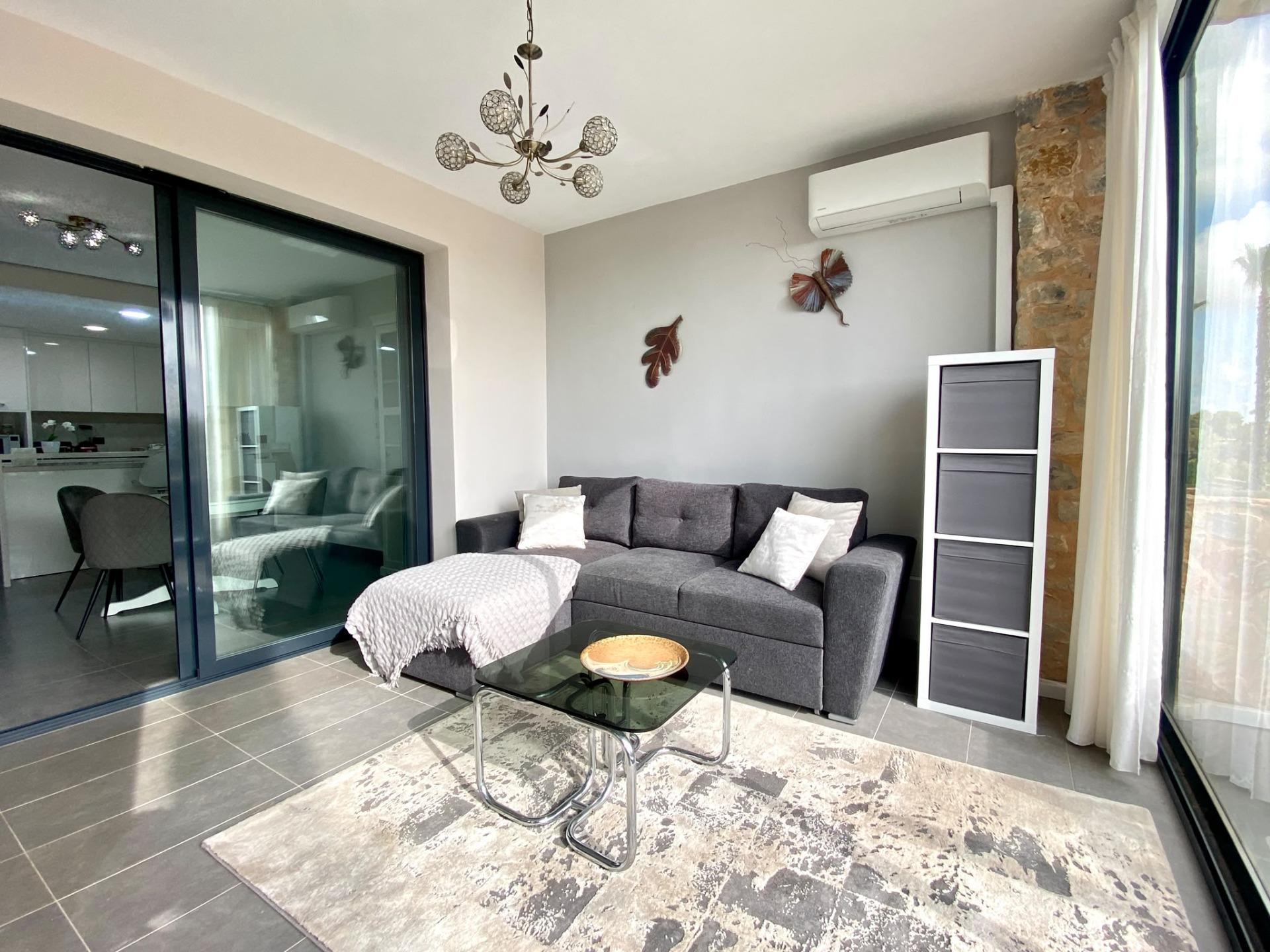 Apartment in Villamartin - Image 4