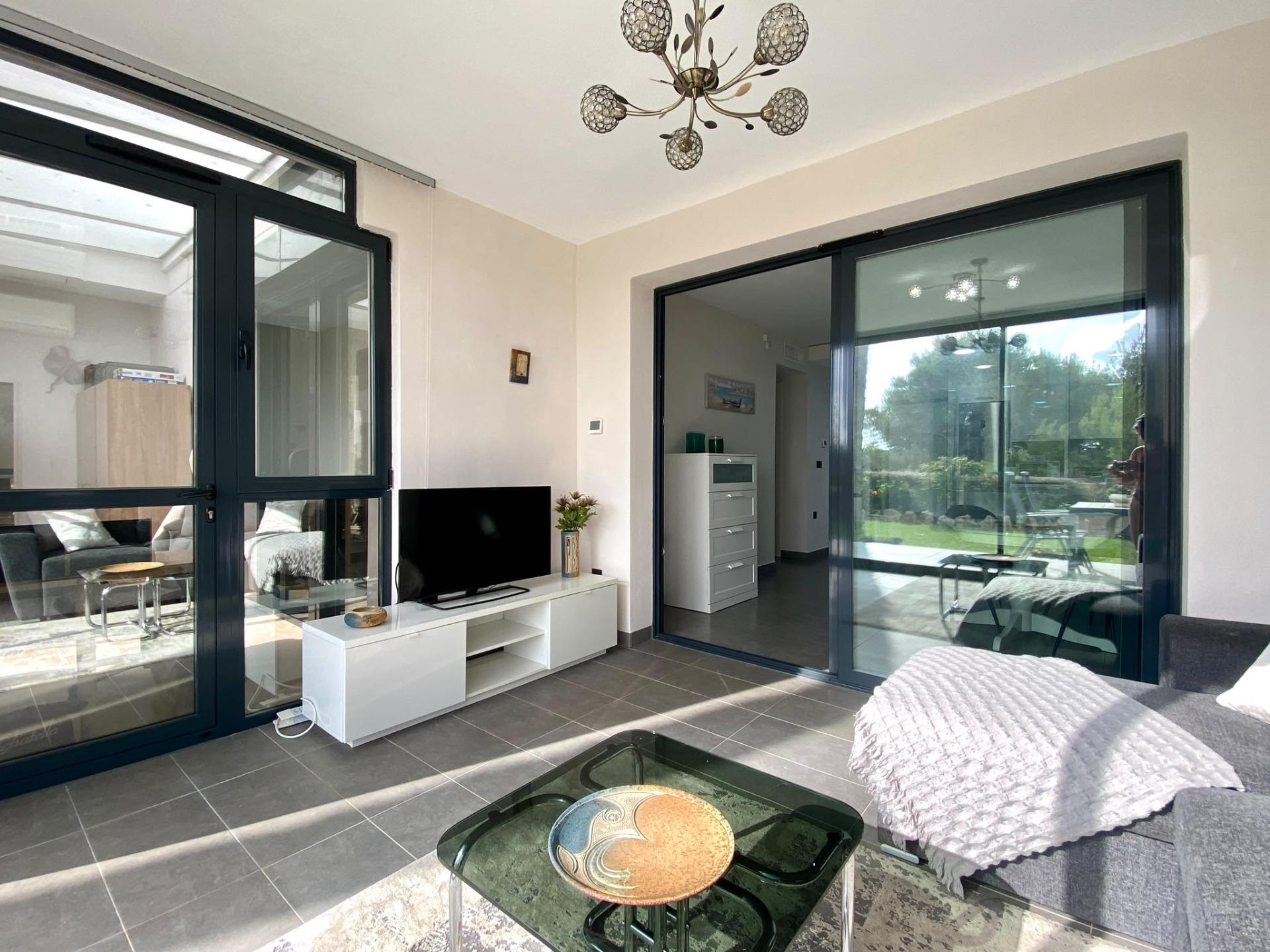 Apartment in Villamartin - Image 5