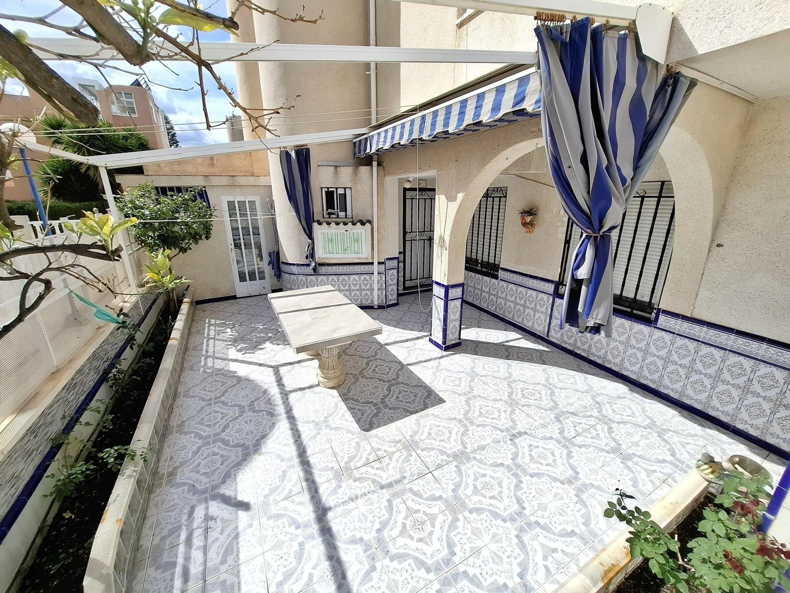 For sale - 5 Bedroom 3 Bathroom Quad House in Torrevieja - Carrefour  - Alicante