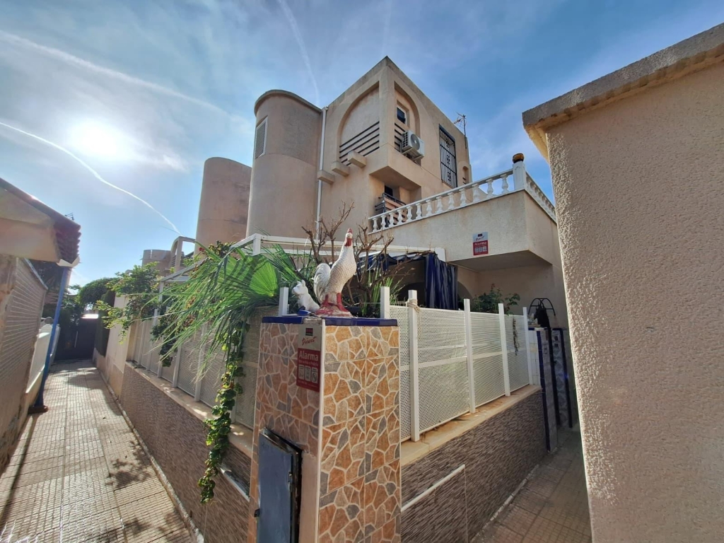 5 Bedroom 3 Bathroom Quad House in Torrevieja