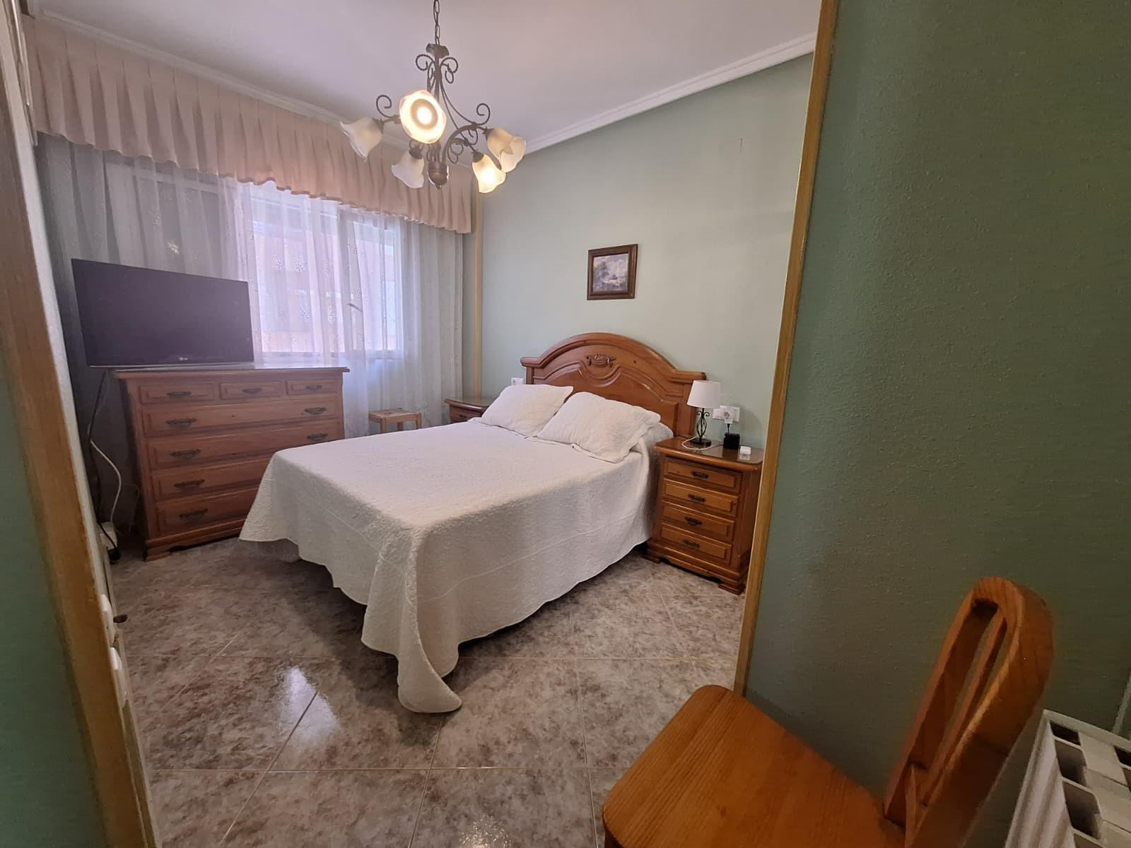 For sale - 2 Bedroom 2 Bathroom Apartment in Torrevieja - Playa De Los Locos  - Alicante