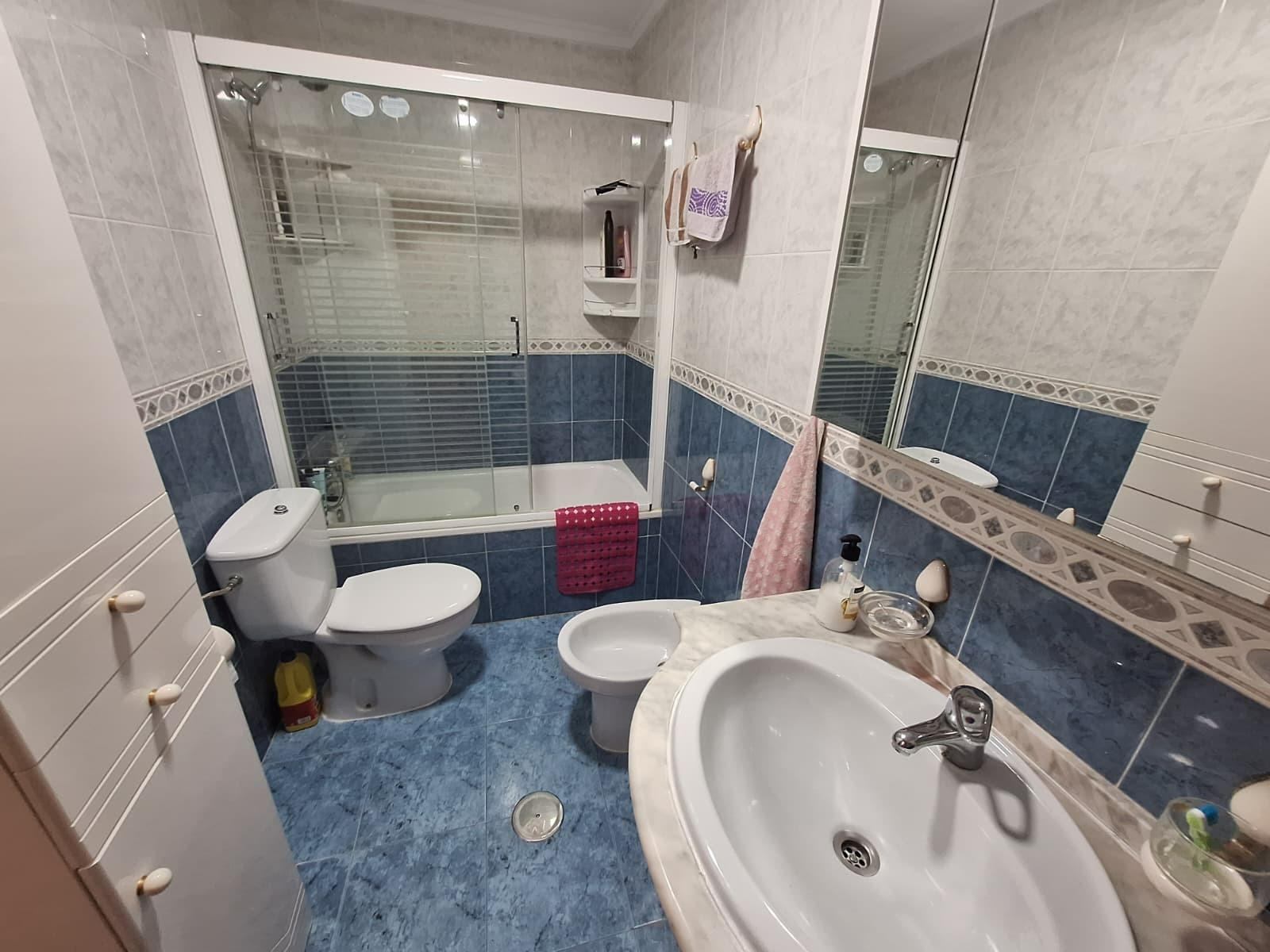 For sale - 2 Bedroom 2 Bathroom Apartment in Torrevieja - Playa De Los Locos  - Alicante