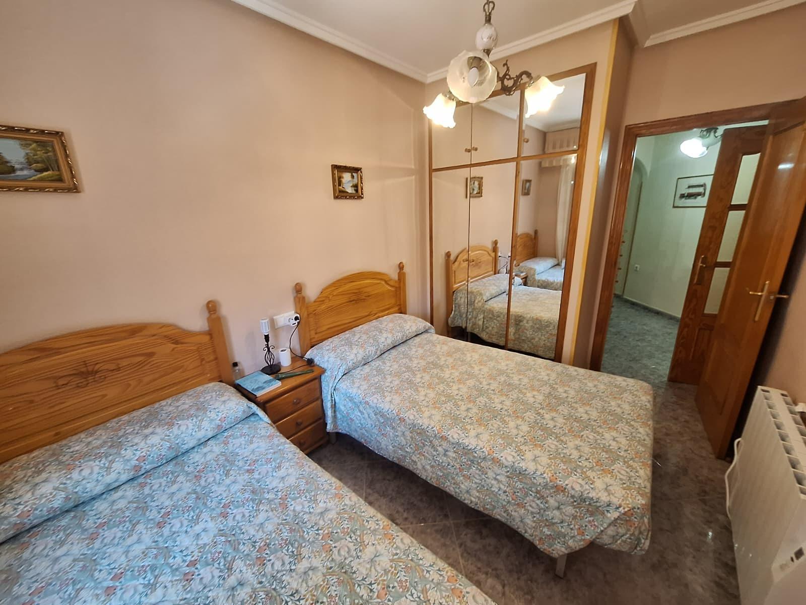 For sale - 2 Bedroom 2 Bathroom Apartment in Torrevieja - Playa De Los Locos  - Alicante