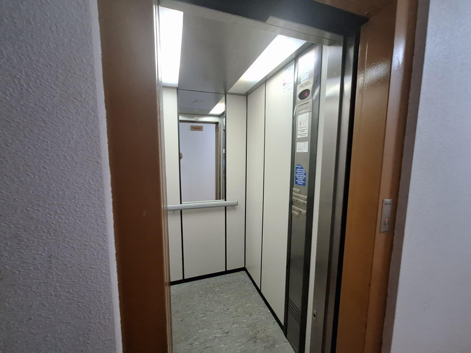 For sale - 2 Bedroom 2 Bathroom Apartment in Torrevieja - Playa De Los Locos  - Alicante