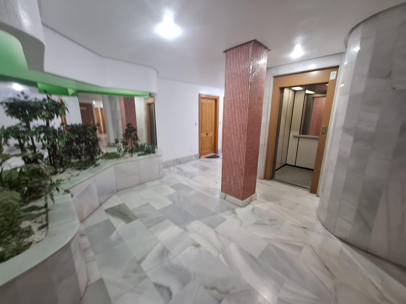For sale - 2 Bedroom 2 Bathroom Apartment in Torrevieja - Playa De Los Locos  - Alicante